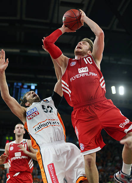 位列第二和 位列第二和